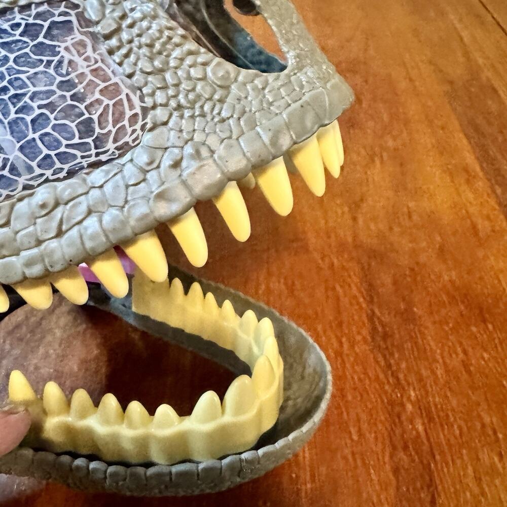 Jurassic World Chomp ’n Roar Mask 2017 Blue Velociraptor Dinosaur Tested Works